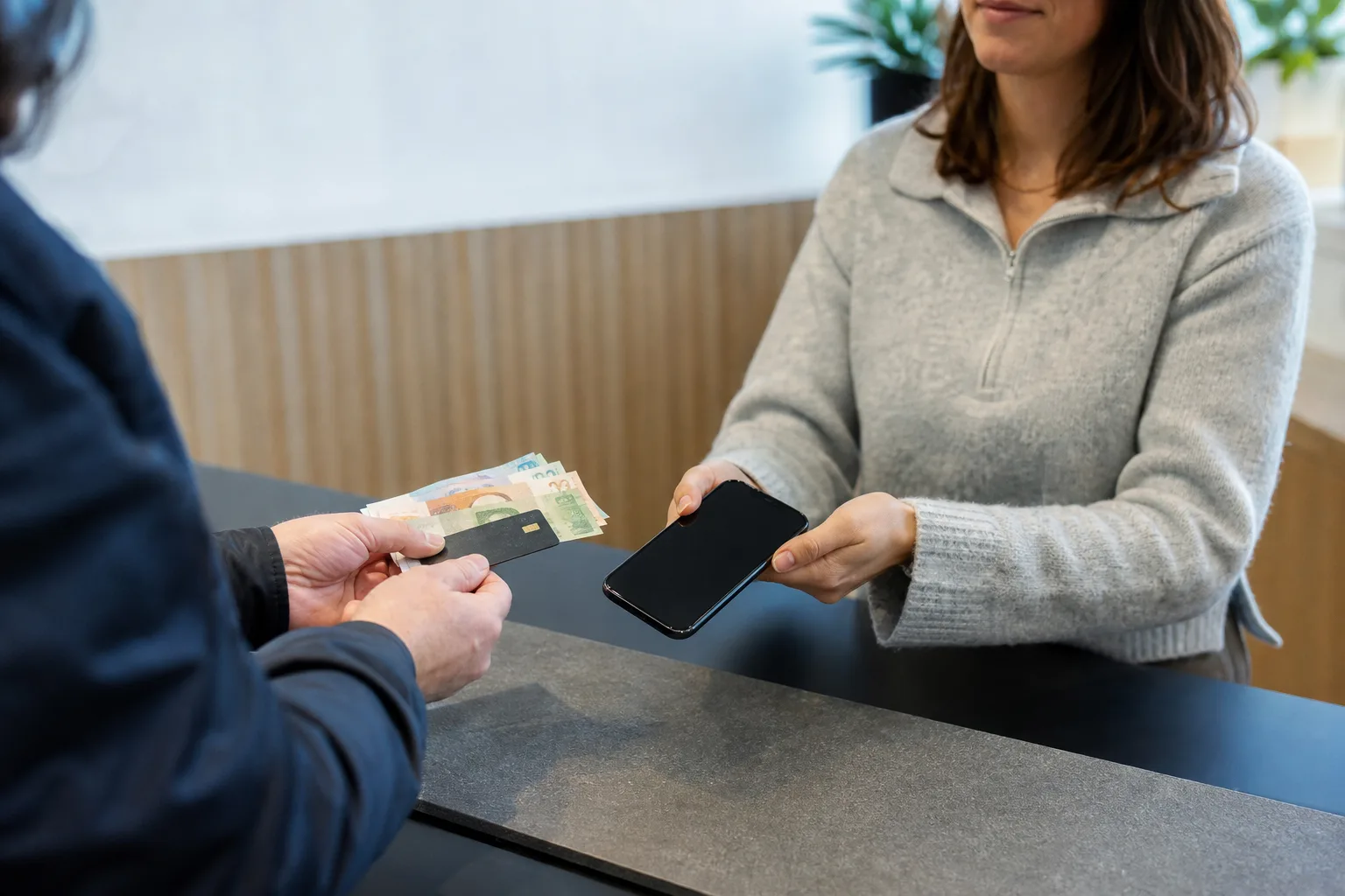 Köpa telefon utan abonnemang — lönar det sig?